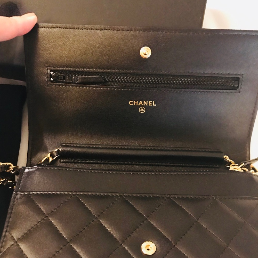 💓Sold💓Chanel 2019 WOC - black & gold chain - Picture 3 of 7